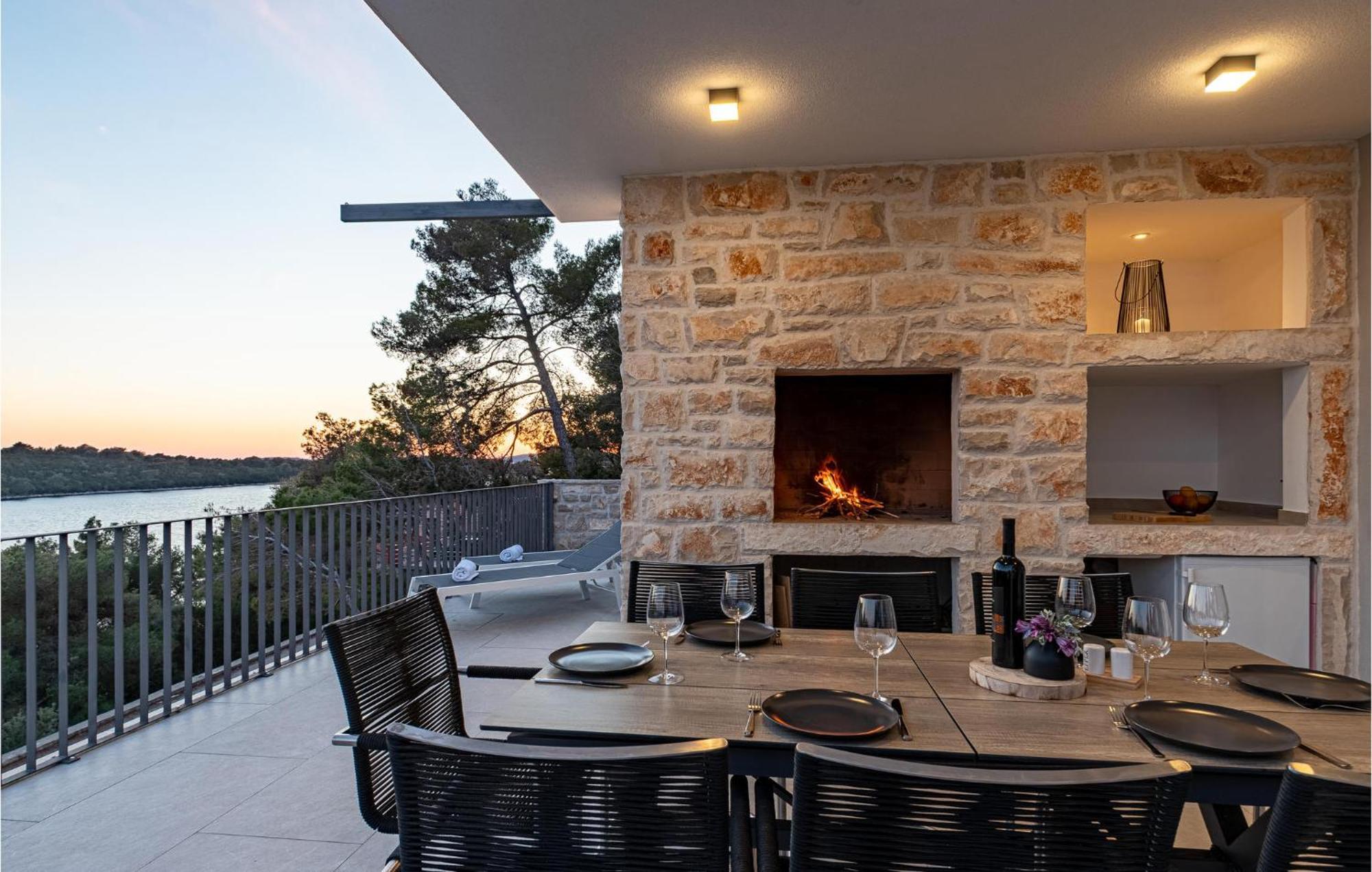 3 Bedroom Amazing Home In Blato Blato  Exterior photo